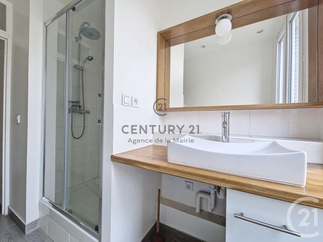 Appartement F2 &agrave; louer - 2 pi&egrave;ces - 36,25 m2 - Paris - 75018 - ILE-DE-FRANCE