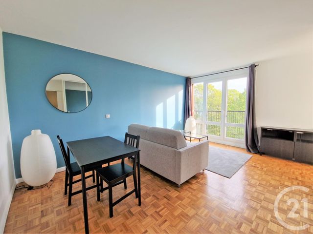 Appartement Studio à louer LA VARENNE ST HILAIRE