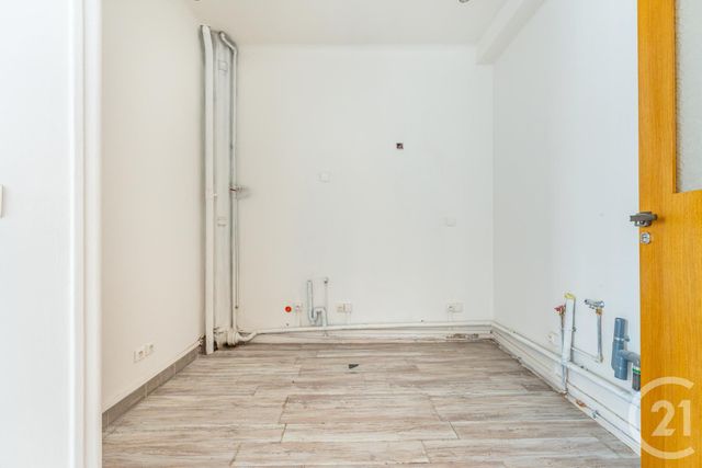 Appartement Local à vendre - 3 pièces - 55,79 m2 - Paris - 75017 - ILE-DE-FRANCE