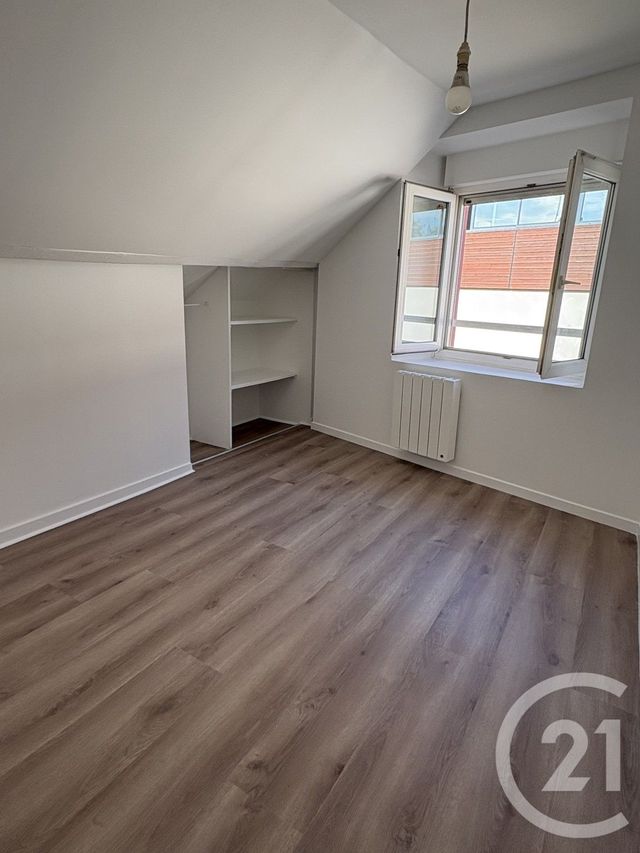 Appartement T2 &agrave; louer - 2 pi&egrave;ces - 41,77 m2 - St Jean Sur Mayenne - 53 - PAYS-DE-LOIRE