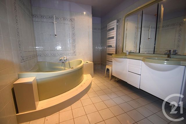 Maison à vendre - 7 pièces - 240 m2 - Vaiges - 53 - PAYS-DE-LOIRE