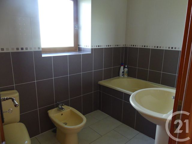 Maison &agrave; louer - 2 pi&egrave;ces - 46 m2 - Ballots - 53 - PAYS-DE-LOIRE