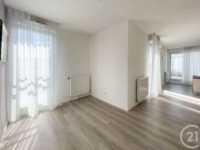 Appartement T3 à vendre - 4 pièces - 76 m2 - St Berthevin - 53 - PAYS-DE-LOIRE