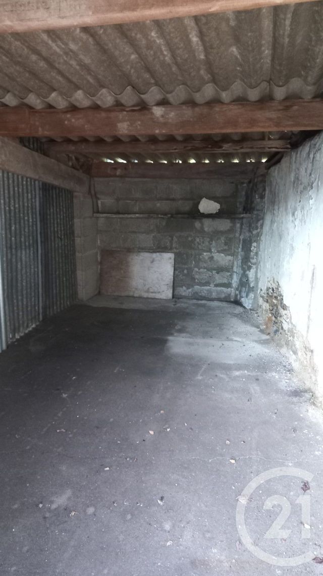 parking - LAVAL - 53