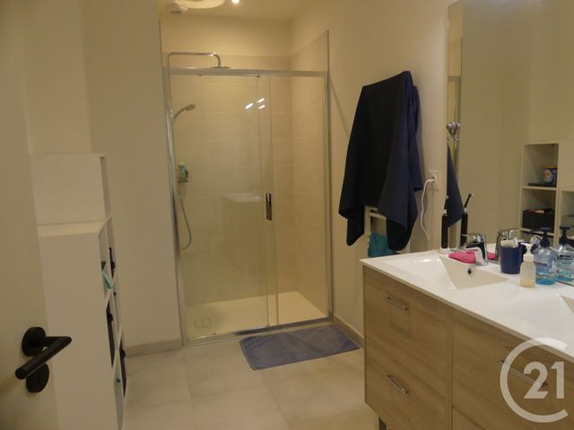 Appartement T3 à louer - 3 pièces - 72,49 m2 - Laval - 53 - PAYS-DE-LOIRE