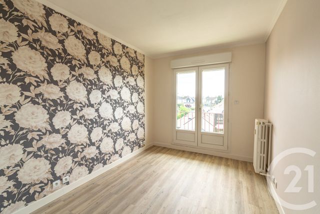 Appartement T3 à louer - 3 pièces - 64,64 m2 - Laval - 53 - PAYS-DE-LOIRE