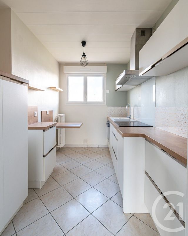 Appartement T3 à louer - 3 pièces - 64,64 m2 - Laval - 53 - PAYS-DE-LOIRE
