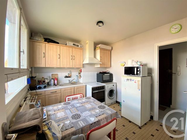 Appartement T3 à vendre - 3 pièces - 63,49 m2 - St Berthevin - 53 - PAYS-DE-LOIRE