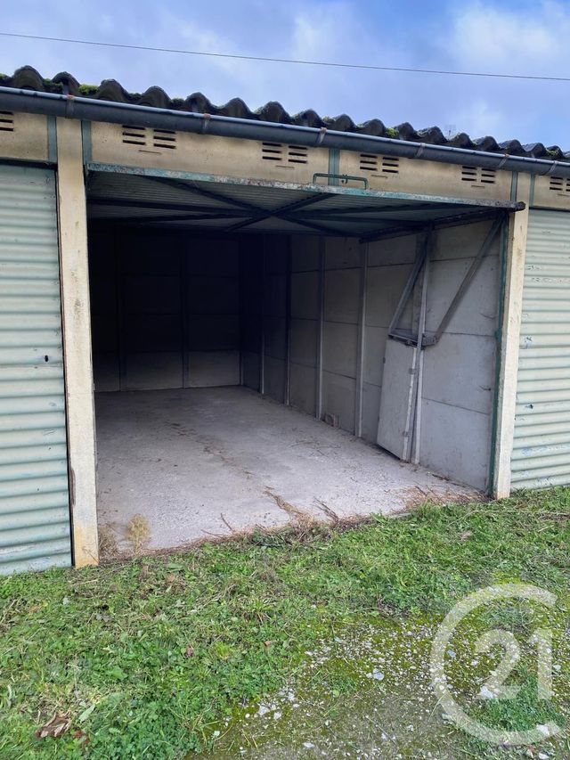 parking - LAVAL - 53