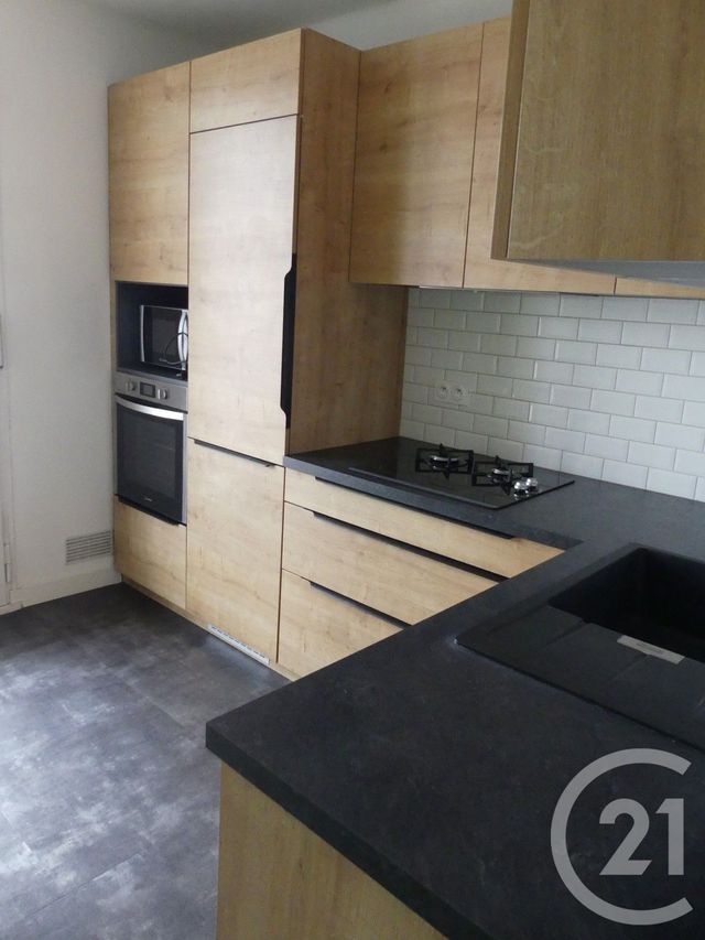 Appartement T4 &agrave; louer - 4 pi&egrave;ces - 104,61 m2 - Laval - 53 - PAYS-DE-LOIRE