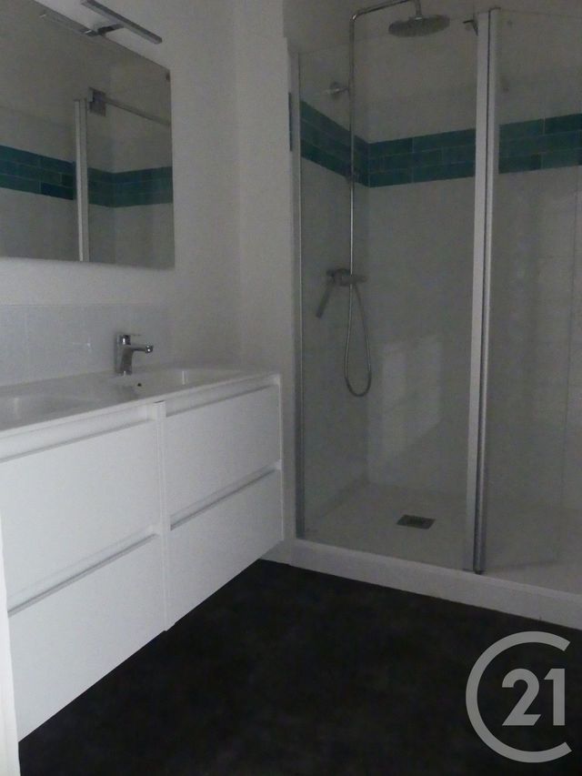 Appartement T4 &agrave; louer - 4 pi&egrave;ces - 104,61 m2 - Laval - 53 - PAYS-DE-LOIRE