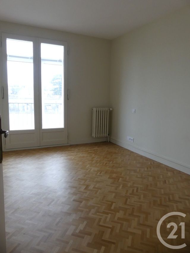 Appartement T4 &agrave; louer - 4 pi&egrave;ces - 104,61 m2 - Laval - 53 - PAYS-DE-LOIRE