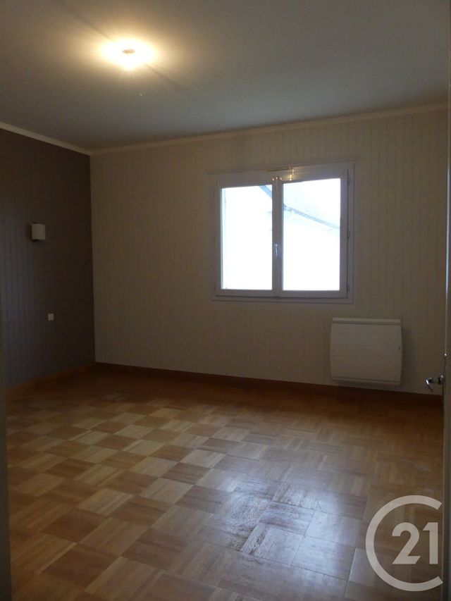 Maison &agrave; louer - 4 pi&egrave;ces - 110 m2 - St Berthevin - 53 - PAYS-DE-LOIRE