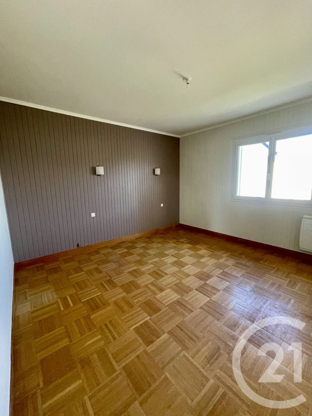 Maison &agrave; louer - 4 pi&egrave;ces - 110 m2 - St Berthevin - 53 - PAYS-DE-LOIRE