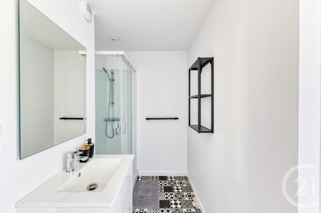 Appartement &agrave; louer - 5 pi&egrave;ces - 103 m2 - Laval - 53 - PAYS-DE-LOIRE