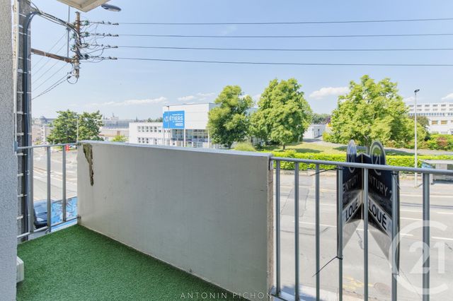 Appartement &agrave; louer - 5 pi&egrave;ces - 103 m2 - Laval - 53 - PAYS-DE-LOIRE