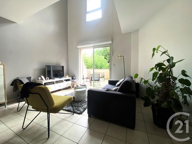 Appartement Duplex &agrave; louer - 3 pi&egrave;ces - 78,03 m2 - Laval - 53 - PAYS-DE-LOIRE