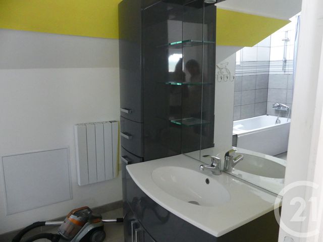 Maison &agrave; louer - 5 pi&egrave;ces - 115,61 m2 - Montjean - 53 - PAYS-DE-LOIRE