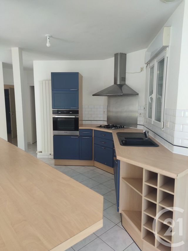 Maison &agrave; louer - 5 pi&egrave;ces - 126,77 m2 - Bonchamp Les Laval - 53 - PAYS-DE-LOIRE