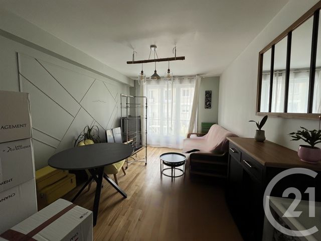 Appartement T3 &agrave; louer - 3 pi&egrave;ces - 62,56 m2 - Laval - 53 - PAYS-DE-LOIRE