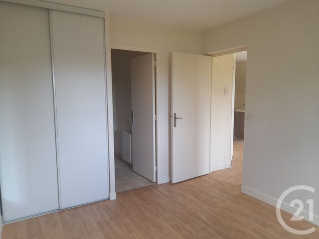 Appartement T2 &agrave; louer - 2 pi&egrave;ces - 45,52 m2 - Laval - 53 - PAYS-DE-LOIRE