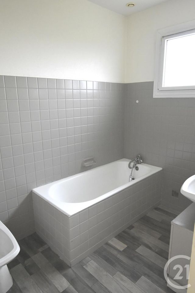 Maison &agrave; louer - 3 pi&egrave;ces - 74,53 m2 - Evron - 53 - PAYS-DE-LOIRE