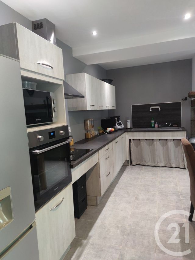 Maison &agrave; louer - 4 pi&egrave;ces - 93,69 m2 - Montjean - 53 - PAYS-DE-LOIRE