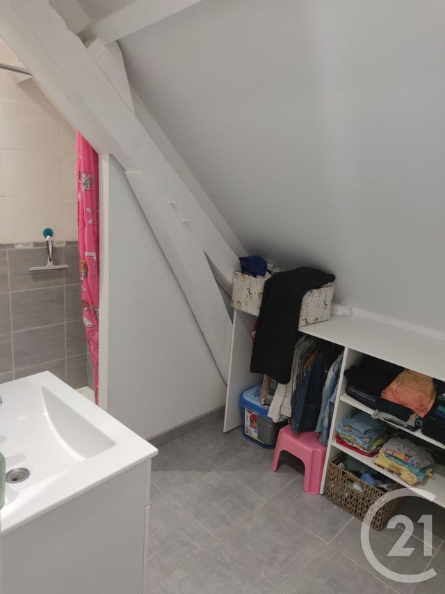 Maison &agrave; louer - 4 pi&egrave;ces - 93,69 m2 - Montjean - 53 - PAYS-DE-LOIRE