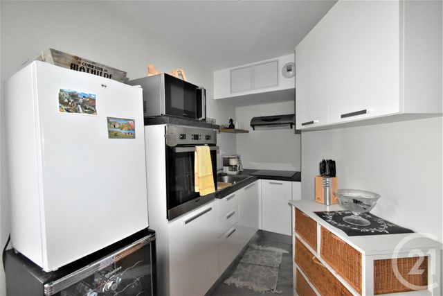 Appartement T3 &agrave; louer - 3 pi&egrave;ces - 68 m2 - Laval - 53 - PAYS-DE-LOIRE
