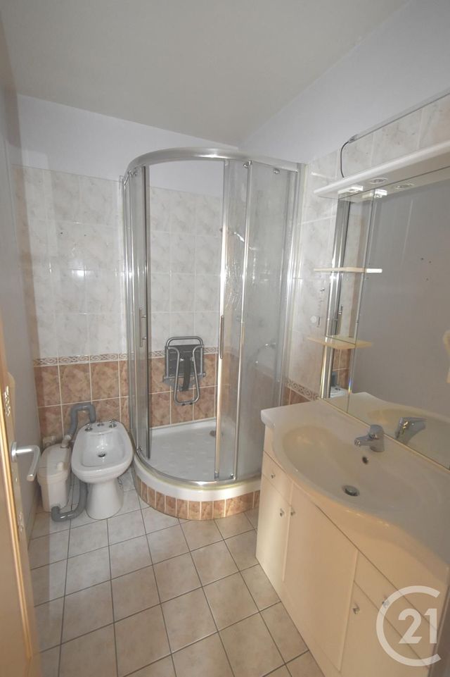 Appartement T4 &agrave; louer - 4 pi&egrave;ces - 92,49 m2 - Laval - 53 - PAYS-DE-LOIRE