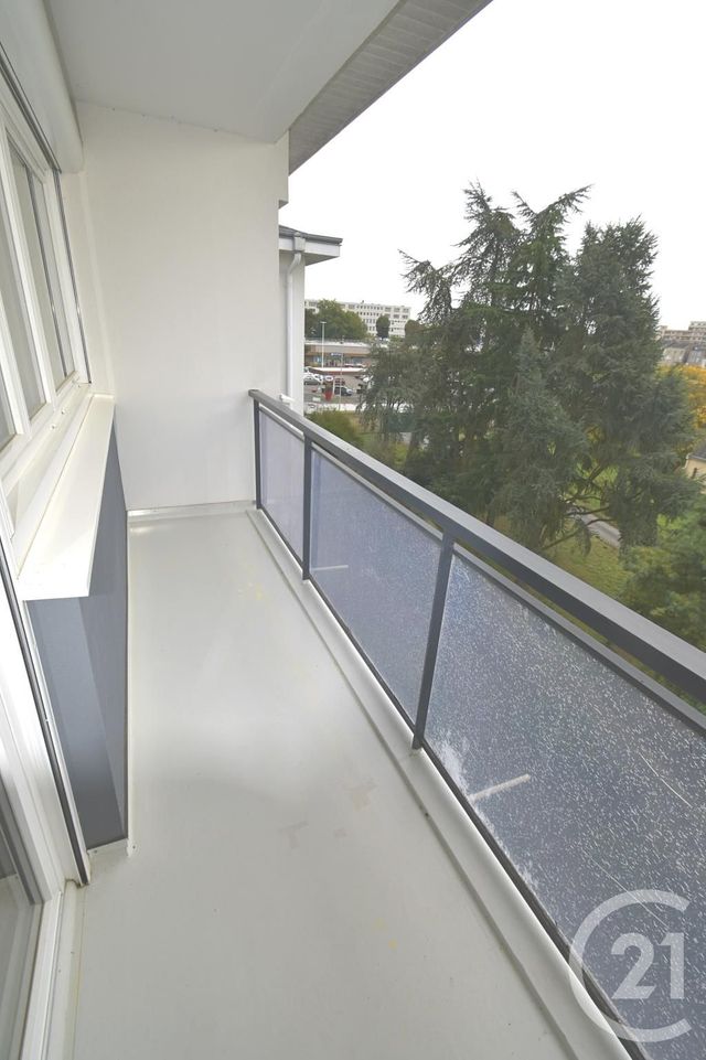 Appartement T4 &agrave; louer - 4 pi&egrave;ces - 92,49 m2 - Laval - 53 - PAYS-DE-LOIRE
