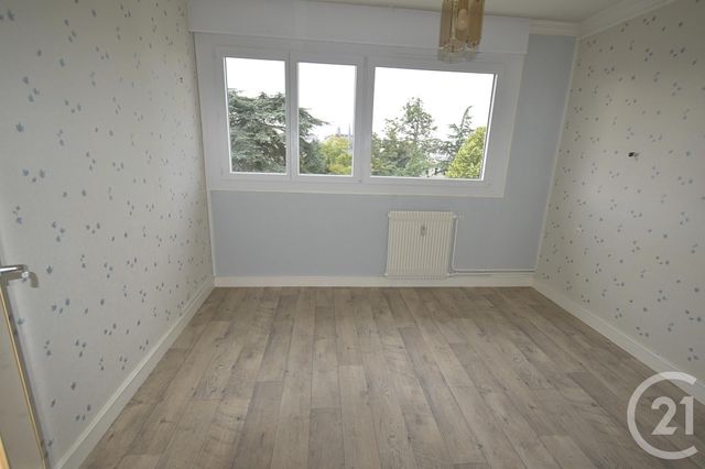 Appartement T4 &agrave; louer - 4 pi&egrave;ces - 92,49 m2 - Laval - 53 - PAYS-DE-LOIRE