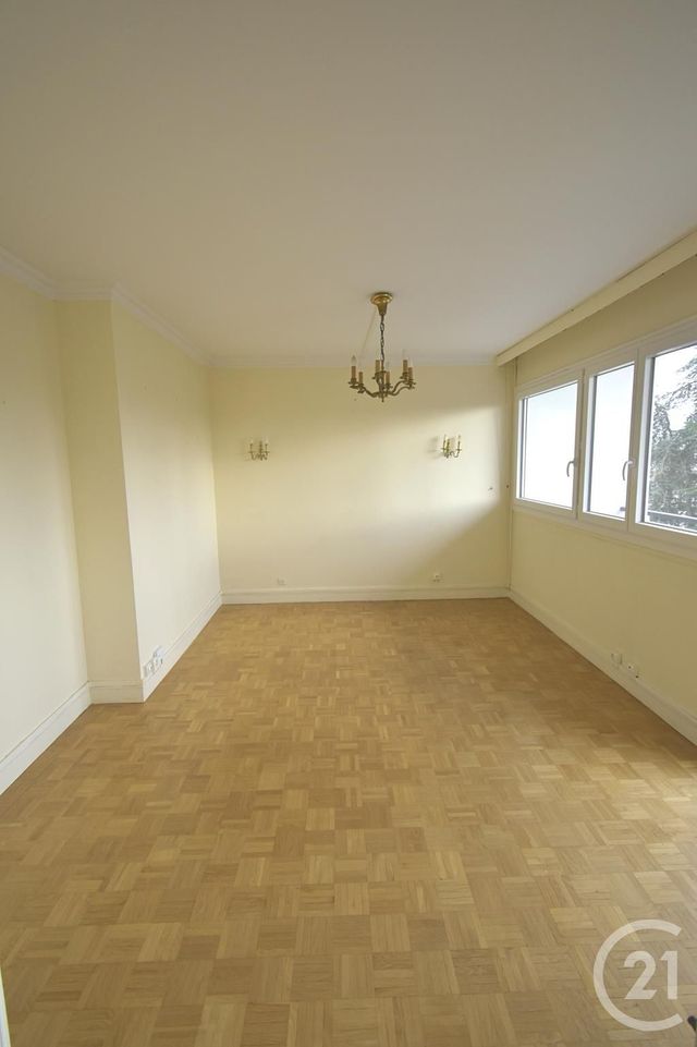 Appartement T4 &agrave; louer - 4 pi&egrave;ces - 92,49 m2 - Laval - 53 - PAYS-DE-LOIRE