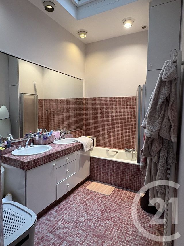 Appartement F3 bis &agrave; louer - 4 pi&egrave;ces - 90,33 m2 - Cosse Le Vivien - 53 - PAYS-DE-LOIRE