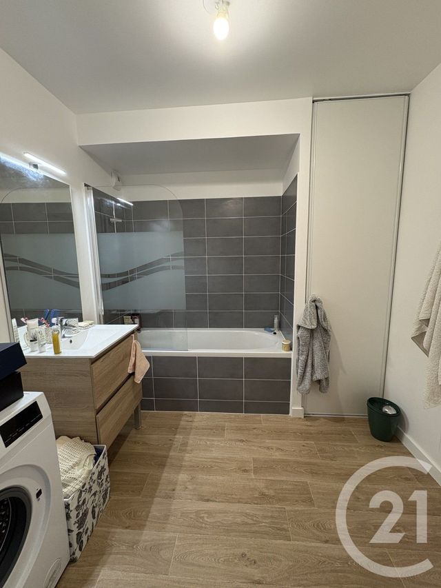 Appartement F3 &agrave; louer - 3 pi&egrave;ces - 62,64 m2 - Laval - 53 - PAYS-DE-LOIRE