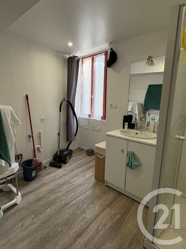 Appartement T2 &agrave; louer - 2 pi&egrave;ces - 37,96 m2 - Laval - 53 - PAYS-DE-LOIRE