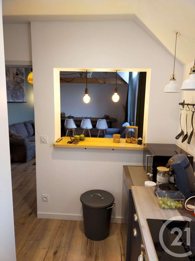 Appartement T3 &agrave; louer - 3 pi&egrave;ces - 62,14 m2 - Cosse Le Vivien - 53 - PAYS-DE-LOIRE