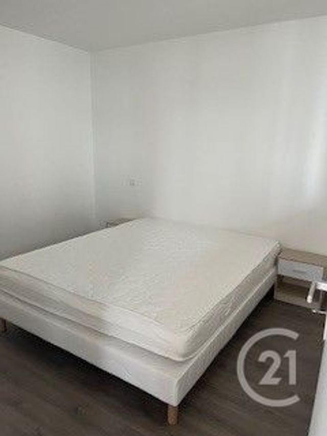 Appartement F2 &agrave; louer - 2 pi&egrave;ces - 42,17 m2 - Cosse Le Vivien - 53 - PAYS-DE-LOIRE