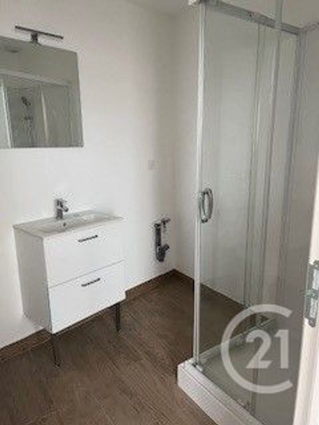 Appartement F2 &agrave; louer - 2 pi&egrave;ces - 42,17 m2 - Cosse Le Vivien - 53 - PAYS-DE-LOIRE