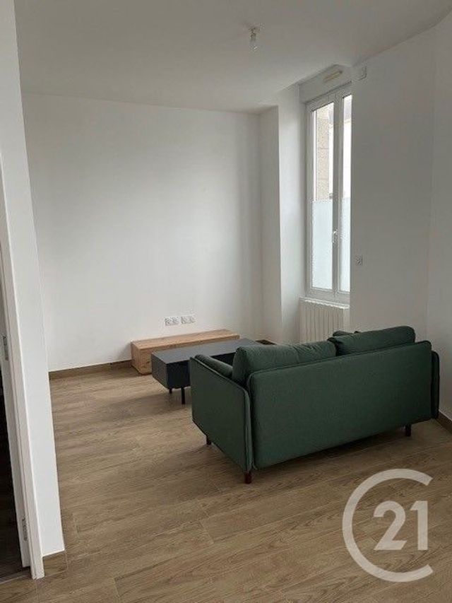 Appartement F2 &agrave; louer - 2 pi&egrave;ces - 42,17 m2 - Cosse Le Vivien - 53 - PAYS-DE-LOIRE