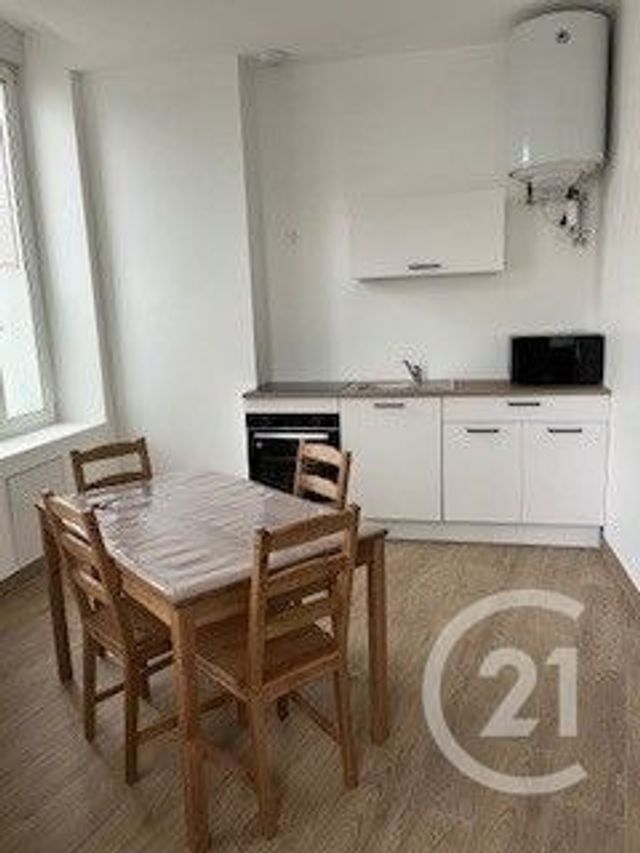 Appartement F2 &agrave; louer - 2 pi&egrave;ces - 42,17 m2 - Cosse Le Vivien - 53 - PAYS-DE-LOIRE