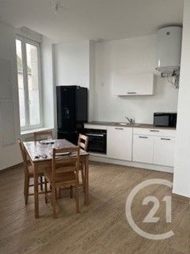 Appartement F2 &agrave; louer - 2 pi&egrave;ces - 42,17 m2 - Cosse Le Vivien - 53 - PAYS-DE-LOIRE