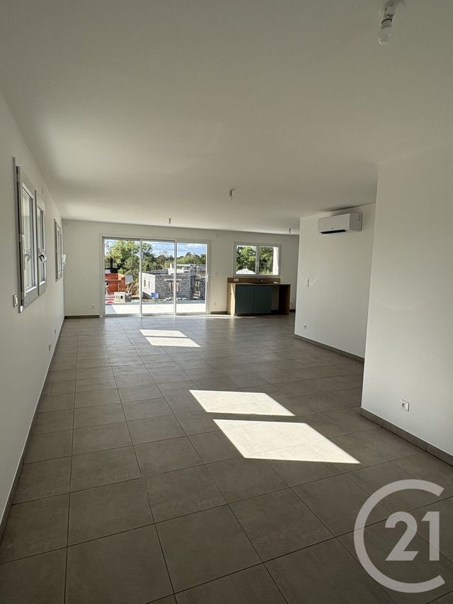 Maison &agrave; louer - 4 pi&egrave;ces - 104,68 m2 - Louverne - 53 - PAYS-DE-LOIRE