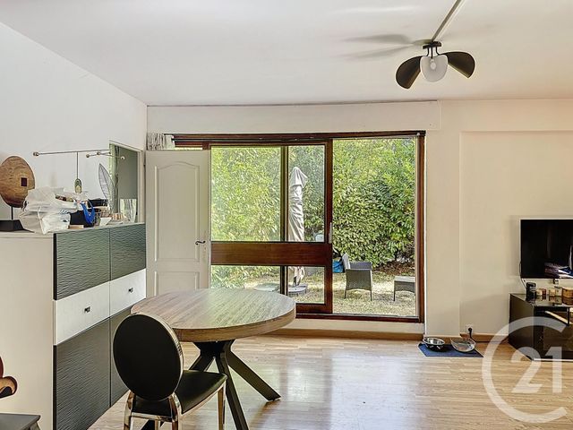 Appartement à vendre - 3 pièces - 60,63 m2 - Le Chesnay - 78 - ILE-DE-FRANCE