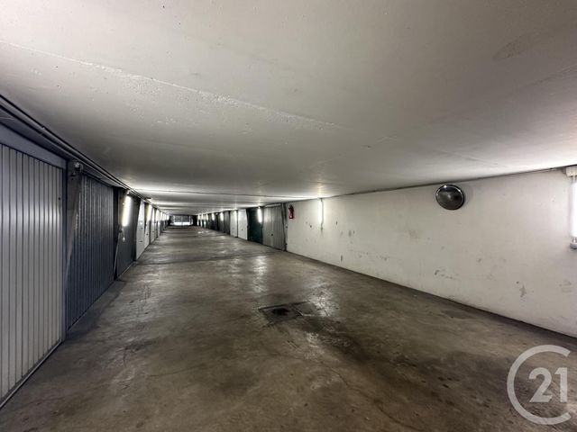 Parking &agrave; vendre - 12,77 m2 - Le Chesnay - 78 - ILE-DE-FRANCE