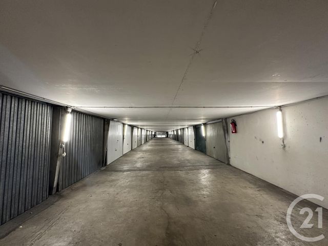 Parking &agrave; vendre - 12,77 m2 - Le Chesnay - 78 - ILE-DE-FRANCE
