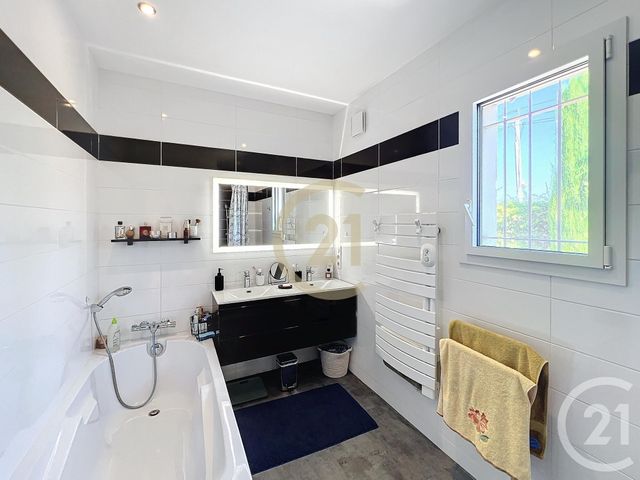 Maison à vendre - 8 pièces - 211,81 m2 - Uzes - 30 - LANGUEDOC-ROUSSILLON