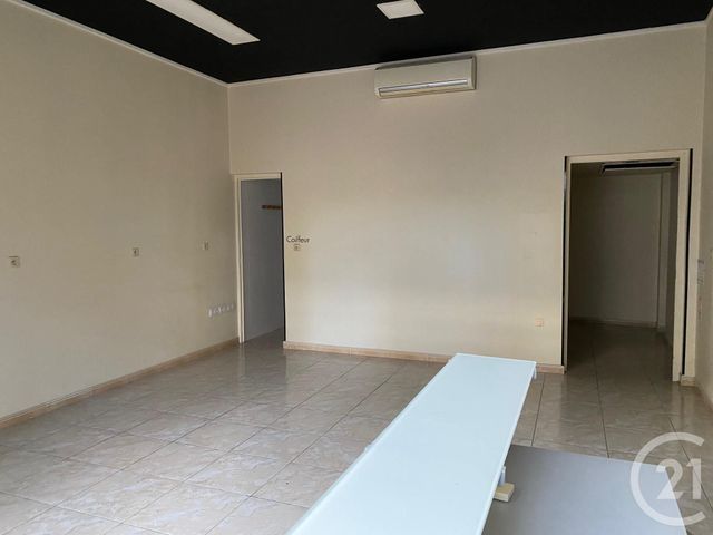 Local commercial à louer - 50.0 m2 - 30 - Gard
