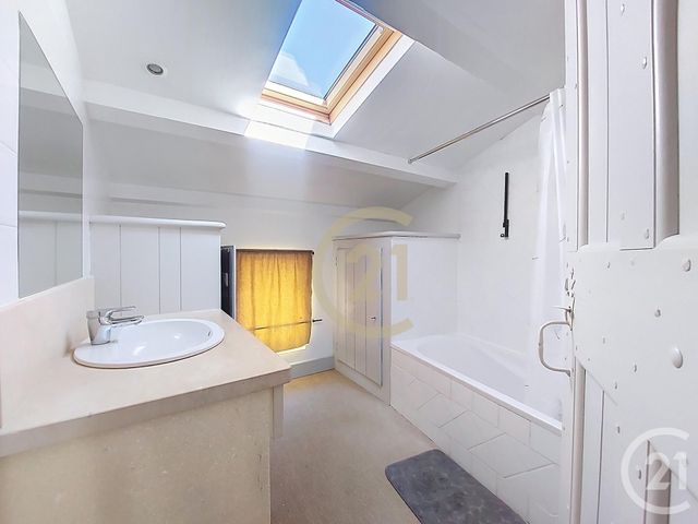 Appartement à louer - 4 pièces - 65,39 m2 - Uzes - 30 - LANGUEDOC-ROUSSILLON