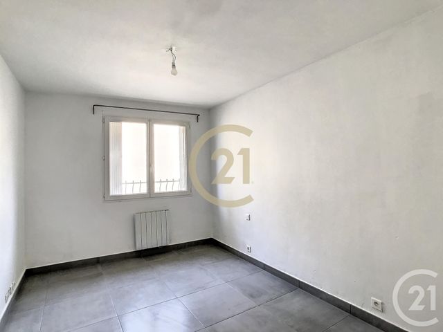 Appartement F3 &agrave; louer - 3 pi&egrave;ces - 86,92 m2 - Remoulins - 30 - LANGUEDOC-ROUSSILLON